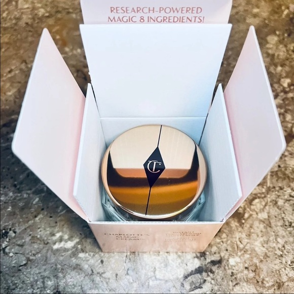 Charlotte Tilbury ✨Magic Cream✨ (1.0oz/30ml) BNIB - Picture 4 of 12